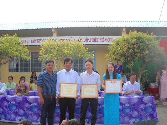Trường TH Đông Hòa 3 tổ chức khai giảng năm học 2013 - 2014